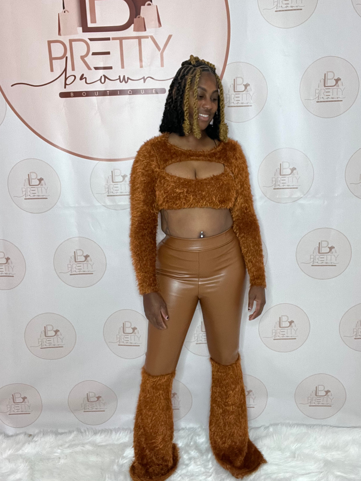 The 3pc Eliae Pant Set is giving bold and fierce vibes! This set includes a fuzzy, cut-out long sleeve top with fur details and sleek leather pants to complete the look. Perfect for when you want to stand out and show off your unique style.

-Fuzzy, fur-detail long sleeve top
-Cut-out design
-Leather pants