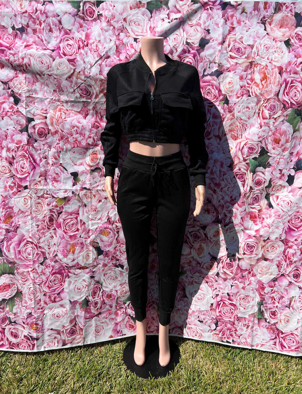 Keep it cute and comfy in this two-piece set! The cropped top with long sleeves and a zipper closure pairs perfectly with the high-waisted joggers featuring an elastic waistband, drawstrings, and pockets.

-Cropped top with long sleeves
-Zipper closure
-High-waisted joggers
-Elastic waistband &amp; drawstrings
-Pockets